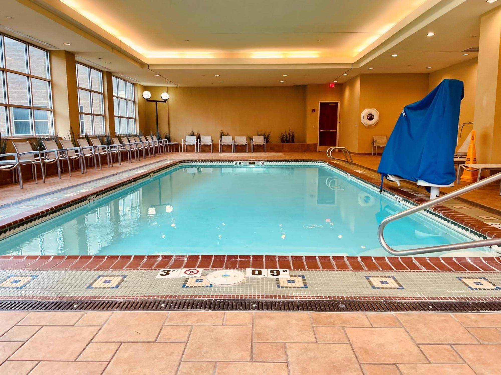 Hotel Topeka At City Center Exteriér fotografie